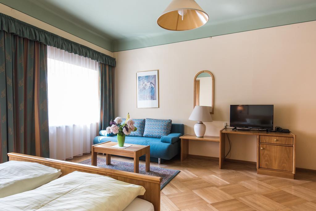 Hotel Post Großkirchheim Eksteriør bilde