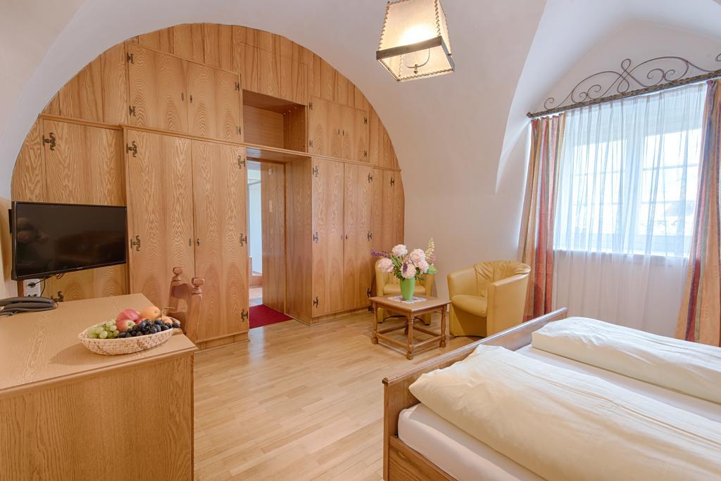 Hotel Post Großkirchheim Eksteriør bilde