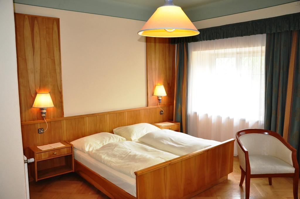 Hotel Post Großkirchheim Eksteriør bilde